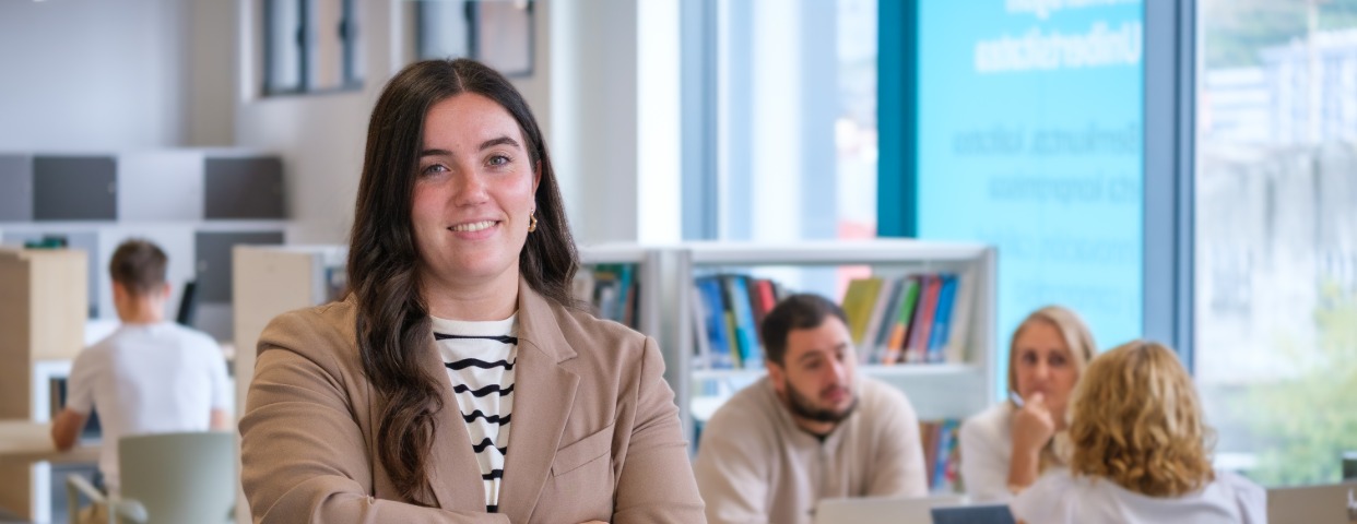 Imagen de cabecera de Abogado/a de Equipos Emprendedores