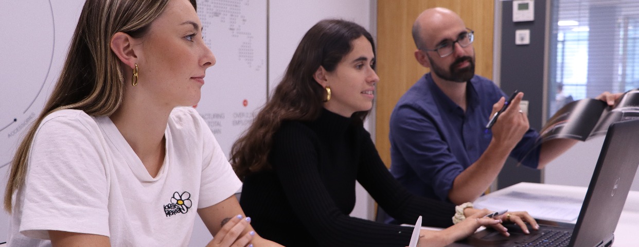 Imagen de cabecera de Técnico/a de Procesos Industriales de chapa y troqueles