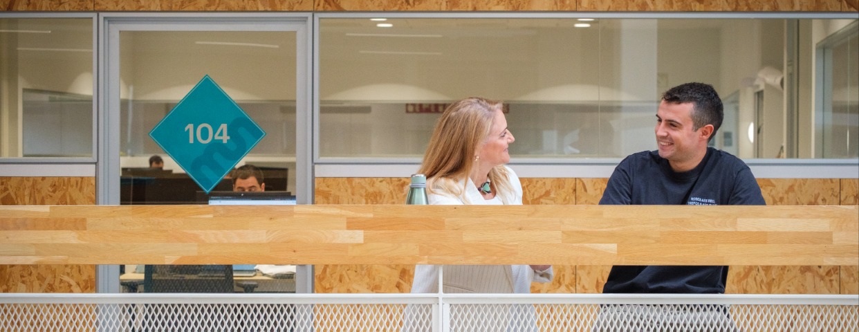 Imagen de cabecera de Profesor/a Especialista en Marketing Digital