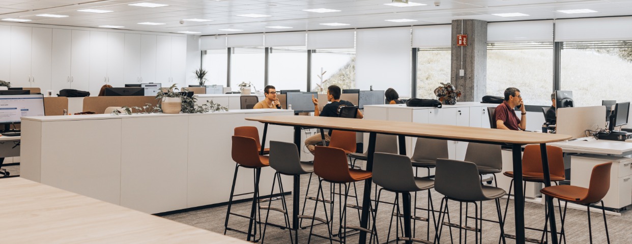 Imagen de cabecera de Komunikazio korporatiborako teknikaria