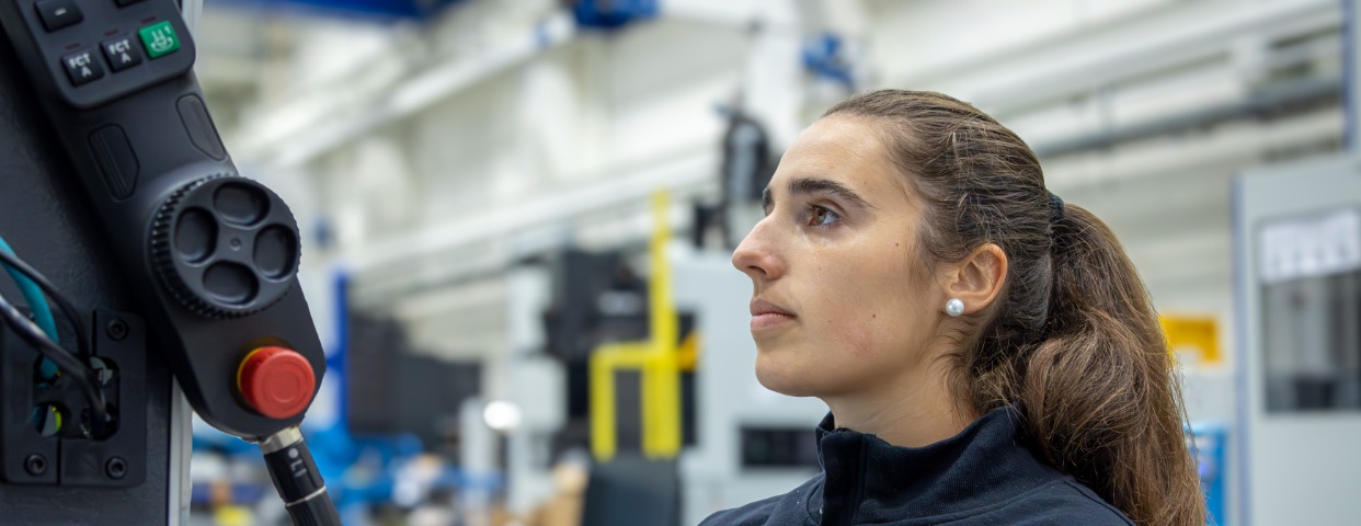 Imagen de cabecera de Tekniko elektronikoa (senior) / Técnico/a Electrónico/a (Senior)